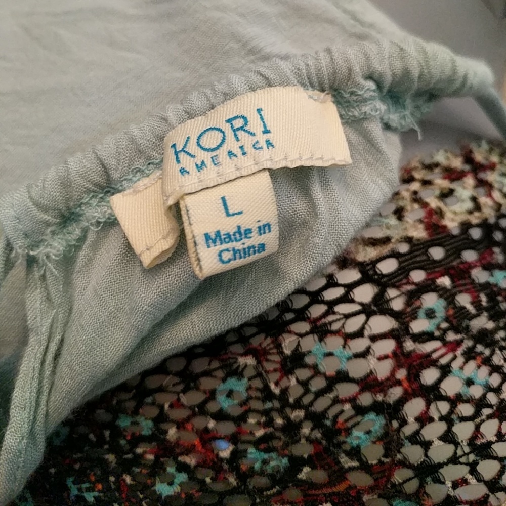 Seafoam green fringe crop top size large - Picture 6 of 8